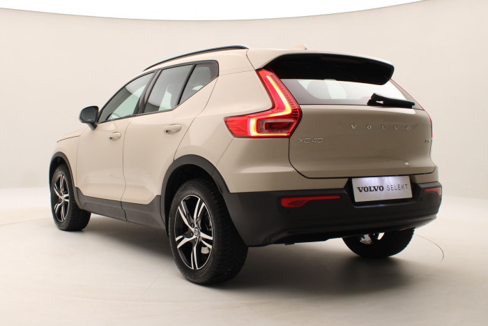 Volvo XC40 B3 DARK PLUS AUT CZ REZERVACE