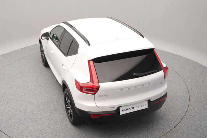 Volvo XC40 B3 PLUS DARK AUT CZ 1.maj