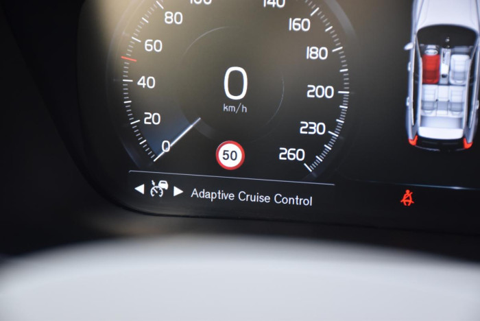 Volvo XC60 T8 AWD TWIN ENG. REZERVACE
