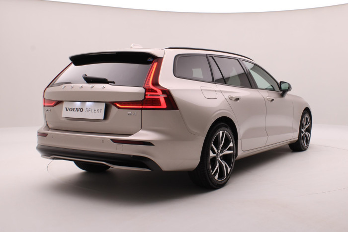 Volvo V60 B4 DARK PLUS AUT CZ