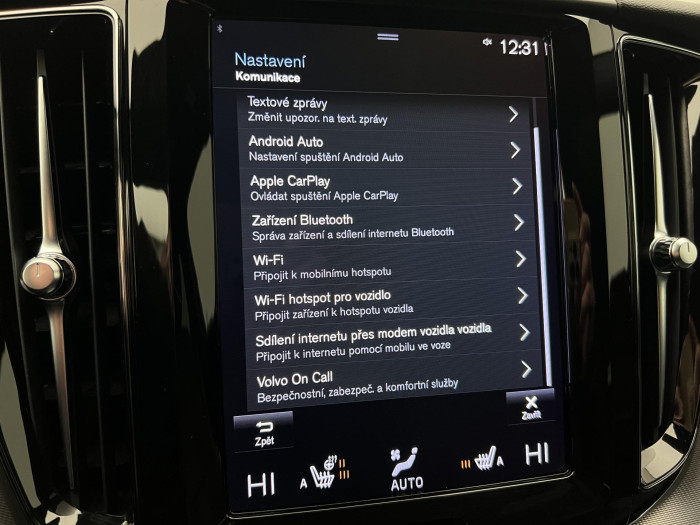 Volvo XC60 B4 AWD R-DESIGN AUT