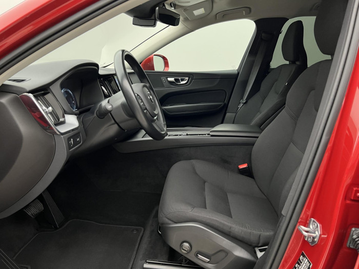 Volvo XC60 B4 AWD MOMENTUM AUT CZ 2.0 Momentum