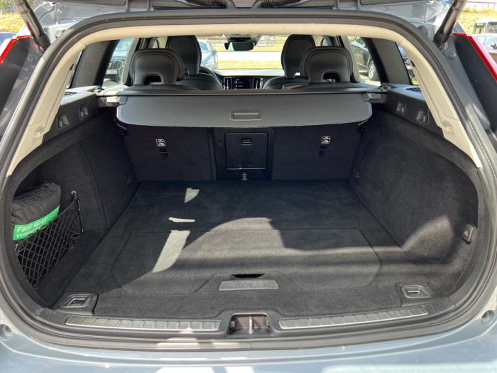Volvo V60 CROSS COUNTRY B4 AWD Aut 1.maj