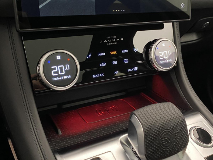 Jaguar F-Pace SVR 575 EDITION REZERVACE 5.0 Edition