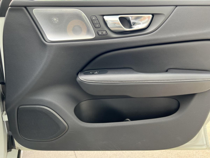 Volvo V60 T6 AWD INSCRIPTION REZERVACE
