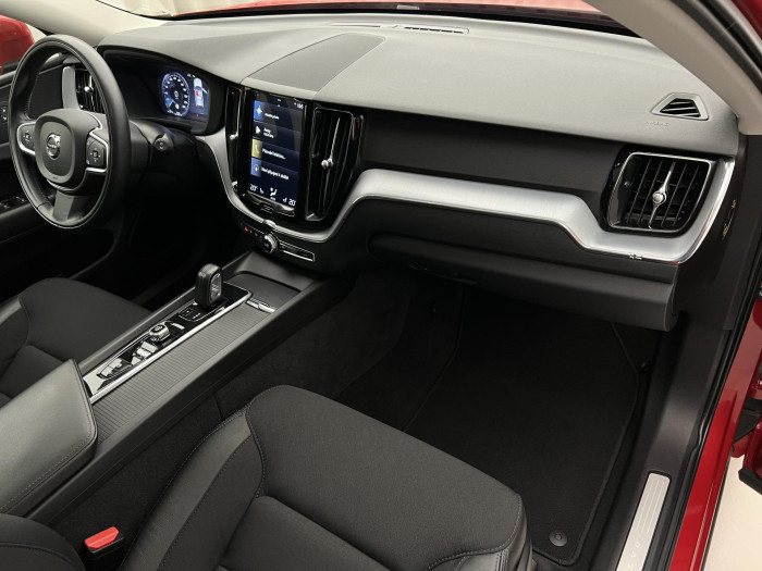 Volvo XC60 B5 AWD MOMENTUM AUT 2.0 Momentum