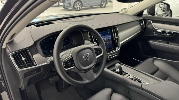 Volvo V90 CROSS COUNTRY B5 REZERVACE