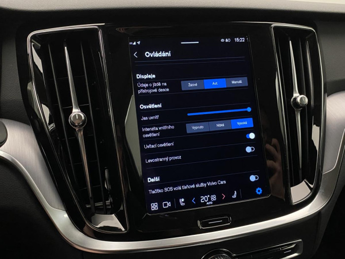 Volvo V60 CC B4 AWD MOMENTUM REZERVACE 2.0 CC CC Momentum