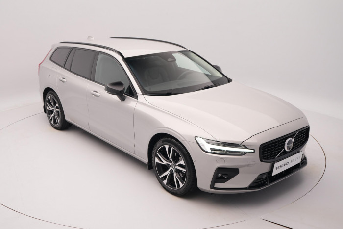 Volvo V60 B4 PLUS DARK 1.maj