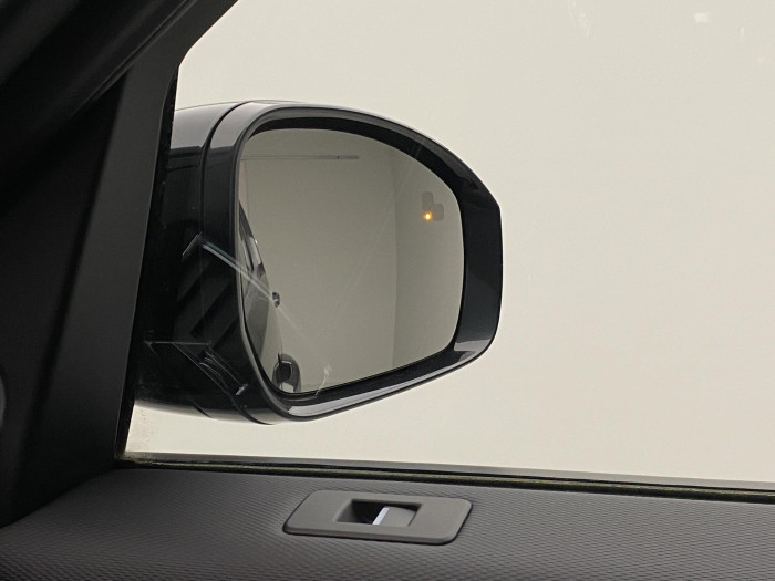 Land Rover Discovery D250 AWD R-DYNAMIC REZERVACE 3.0 d Dynamic