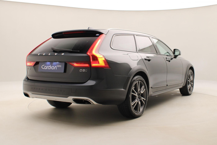 Volvo V90 CC D5 AWD MOMENTUM AUT CZ 2.0 d CC CC Momentum