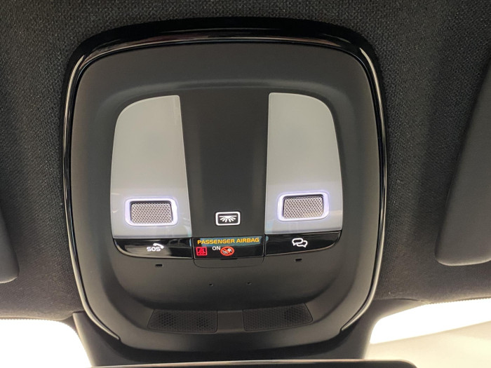 Volvo XC40 B3 DARK PLUS AUT CZ