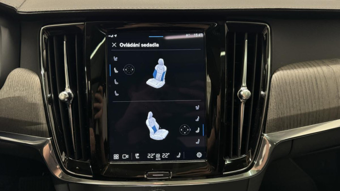 Volvo V90 CROSS COUNTRY B5 REZERVACE