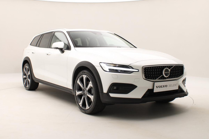 Volvo V60 CC B4 AWD ULTIMATE REZERVACE 2.0 CC CC