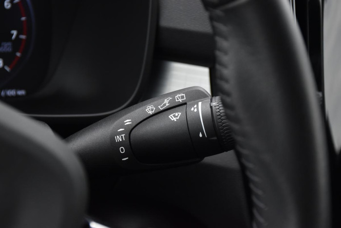 Volvo XC40 B4 AWD MOMENTUM REZERVACE 2.0 Momentum