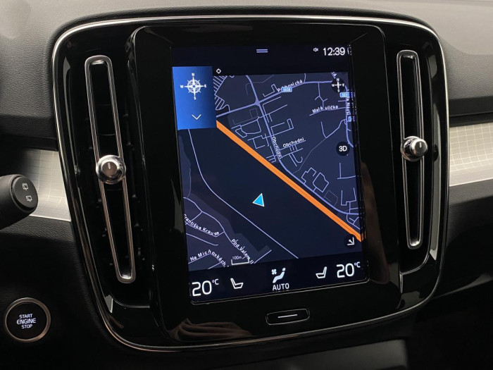 Volvo XC40 B4 AWD MOMENTUM AUT REZERVACE 2.0 Momentum