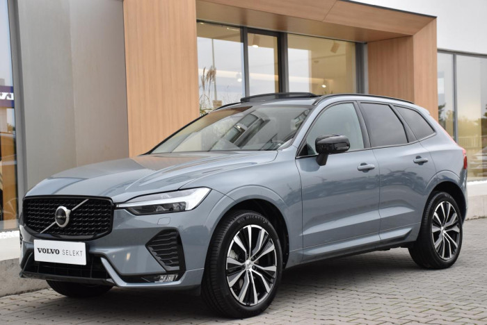 Volvo XC60 B4 AWD R-Design REZERVACE
