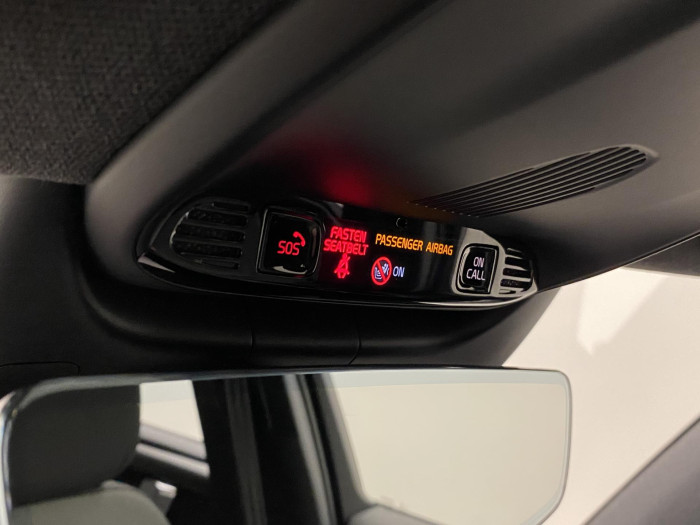 Volvo XC40 B4 AWD MOMENTUM AUT CZ 2.0 Momentum