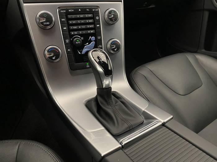 Volvo V60 D4 MOMENTUM AUT CZ 2.0 d Momentum