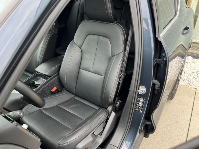 Volvo XC40 D3 INSCRIPTION 1.maj REZERVACE 2.0 d