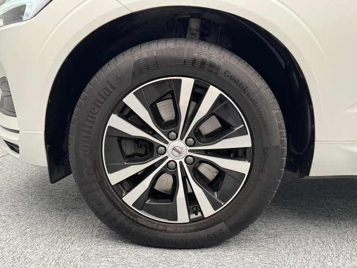 Volvo XC60 B4 AWD PLUS DARK AUT CZ