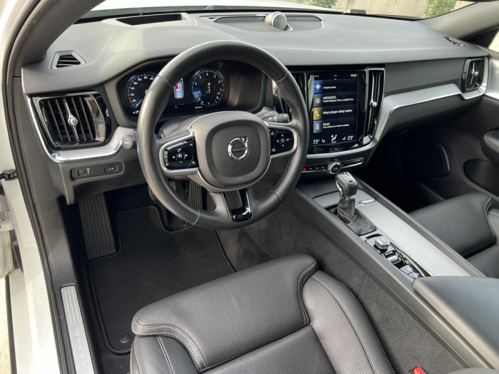 Volvo V60 T6 AWD INSCRIPTION REZERVACE