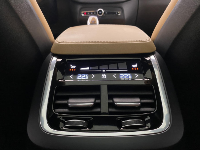 Volvo XC90 B5 AWD BRIGHT ULTRA CZ 7m