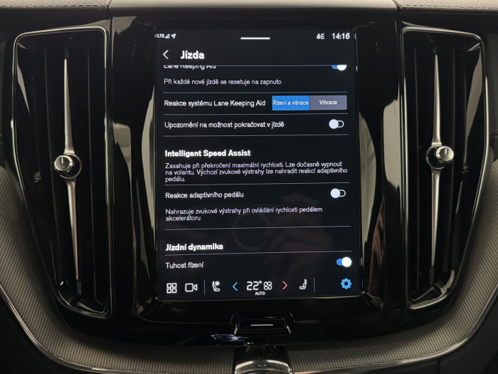 Volvo XC60 B5 AWD ULTIMATE REZERVACE