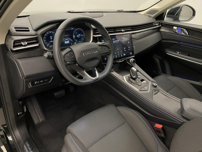 Lynk & Co 01 PHEV DCT AUT 1.maj. REZERVACE