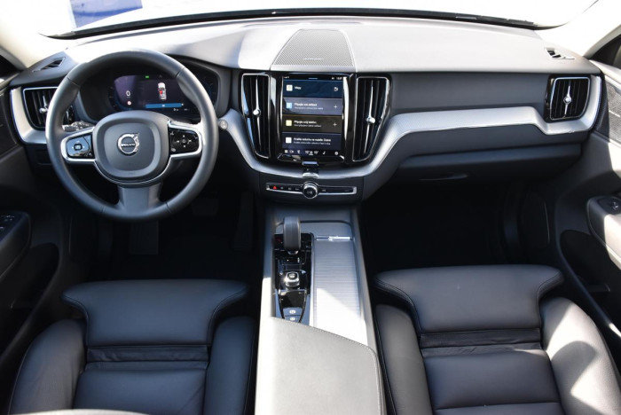 Volvo XC60 B4 AWD R-Design REZERVACE