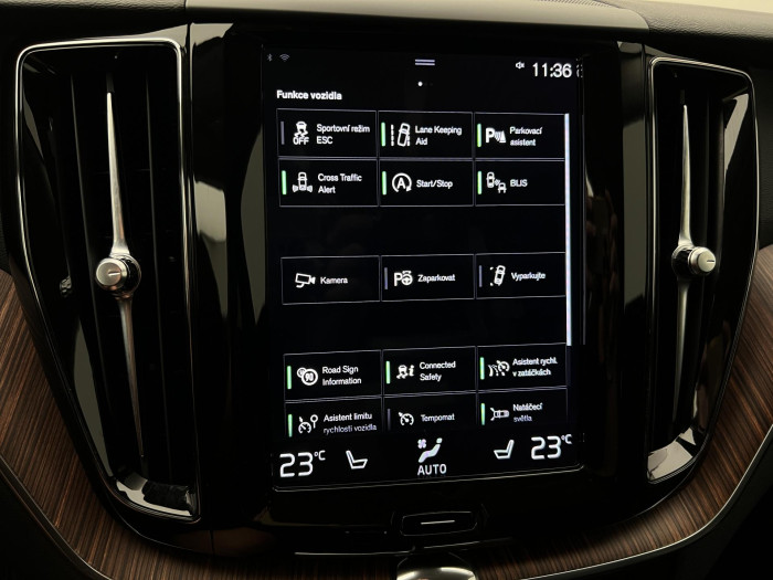 Volvo XC60 T4 MOMENTUM POLESTAR AUT CZ 2.0 Momentum