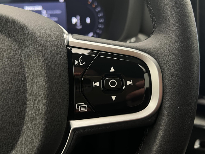 Volvo XC60 B5 AWD PLUS DARK AUT 1.maj.