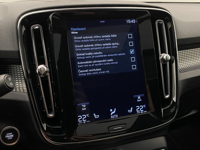 Volvo XC40 T4 AWD R-DESIGN REZERVACE