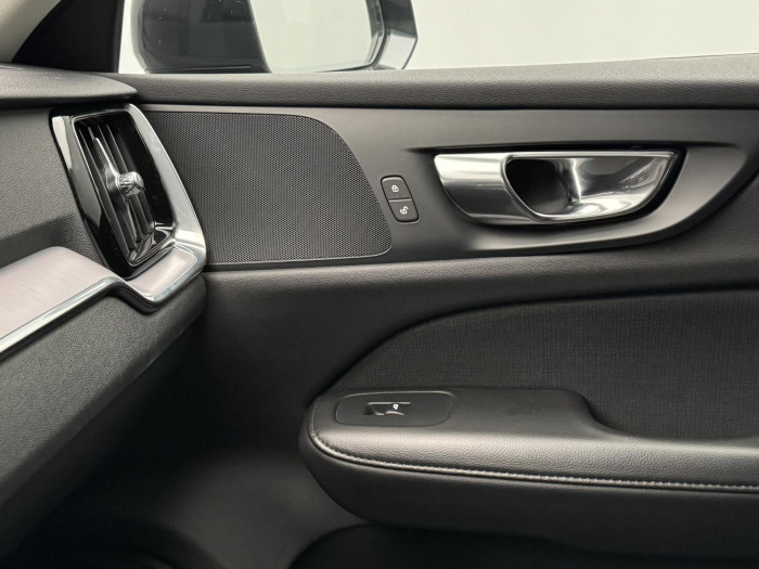 Volvo V60 CC D4 AWD MOMENTUM CZ 1.maj 2.0 d CC CC Momentum