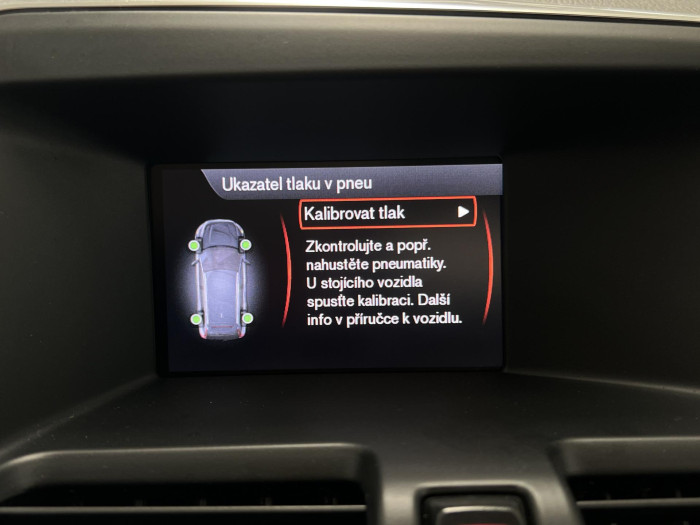 Volvo XC60 D4 AWD MOMENTUM AUT CZ 2.4 d Momentum