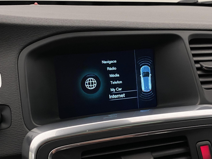 Volvo V60 D4 SUMMUM AUT NAVIGACE 2.0 d Summum