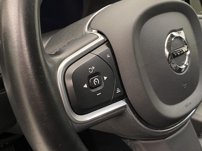 Volvo XC60 B5 AWD MOMENTUM AUT 2.0 Momentum