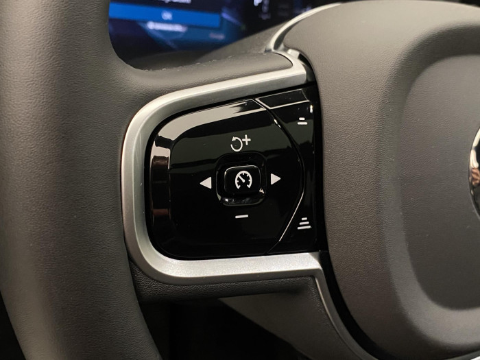 Volvo XC60 T6 AWD ULTRA DARK AUT CZ