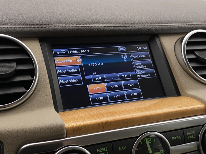 Land Rover Discovery 3.0 AWD SDV6 HSE REZERVACE