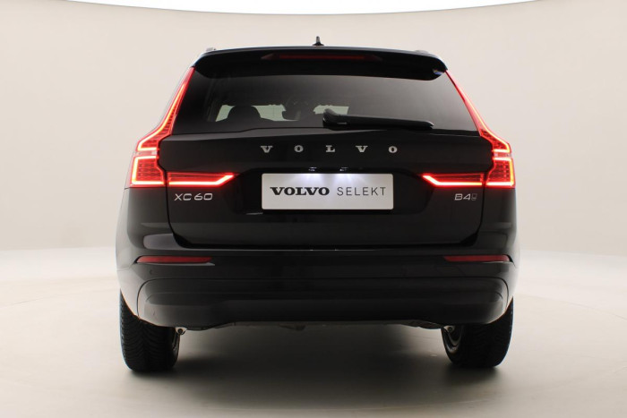 Volvo XC60 B4 AWD CORE AUT CZ 1.maj