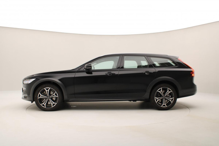 Volvo V90 CC B4 AWD PLUS AUT 1.maj