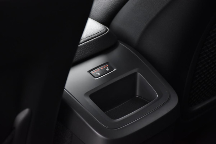 Volvo XC60 B4 AWD INSCRIPTION REZERVACE