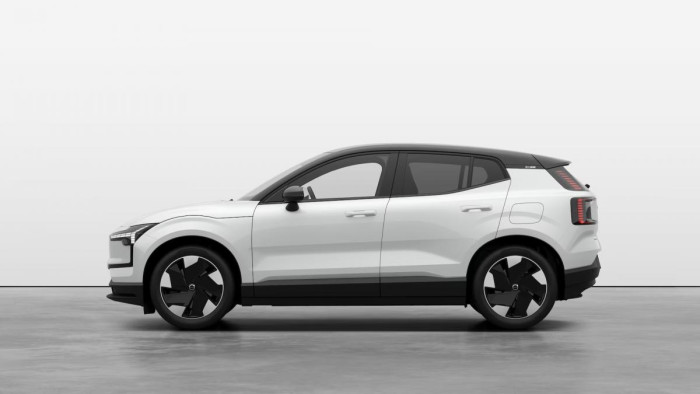 Volvo EX30 PURE ELECTRIC AWD TWIN PLUS Plus