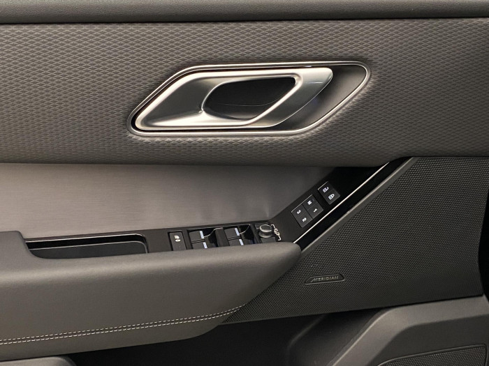 Land Rover Range Rover Velar D200 R-DYNAMIC SE REZERVACE 2.0 d Dynamic SE