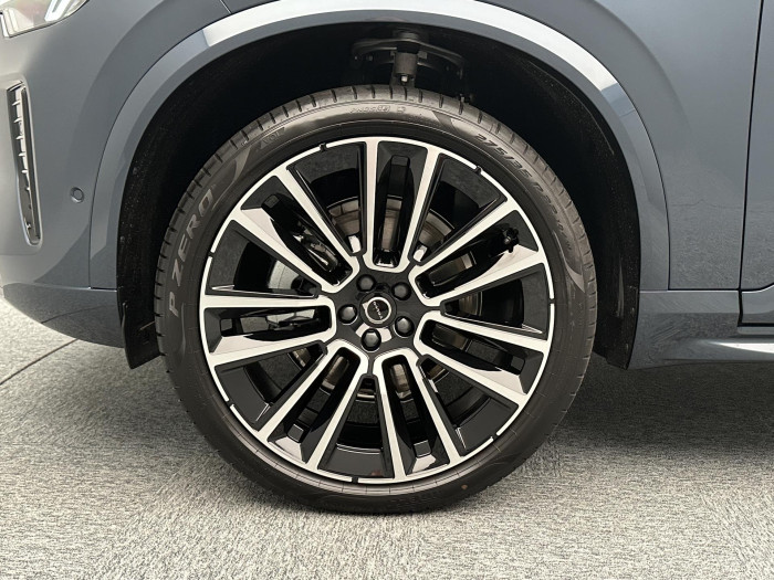 Volvo XC90 B5 AWD AUT DARK ULTRA 7míst