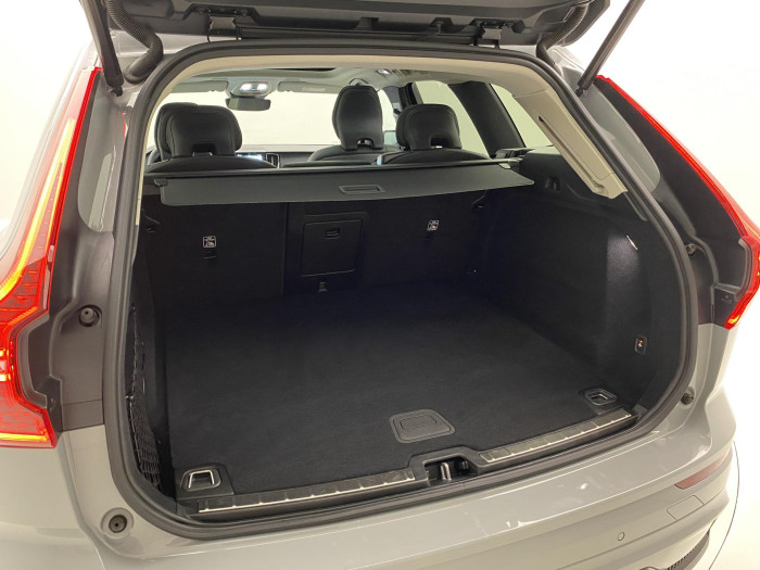 Volvo XC60 T6 AWD PLUG-IN DARK PLUS CZ