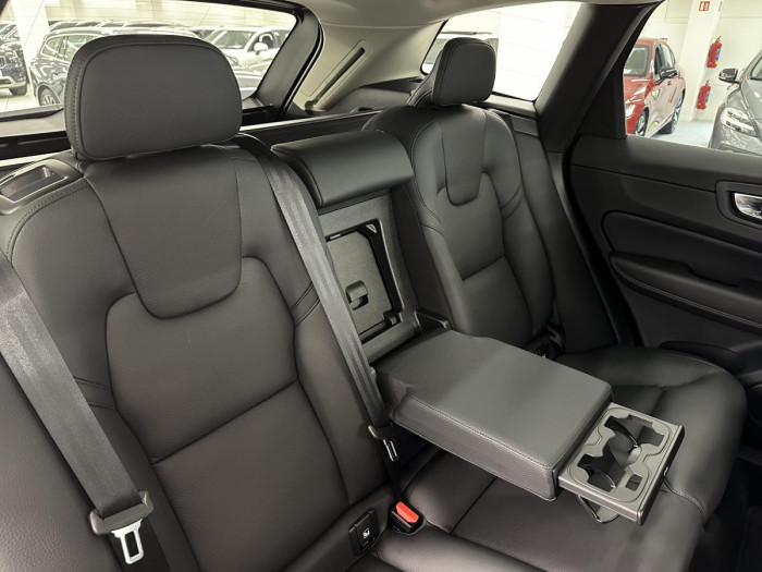 Volvo XC60 B4 AWD PLUS DARK REZERVACE 2.0 Plus