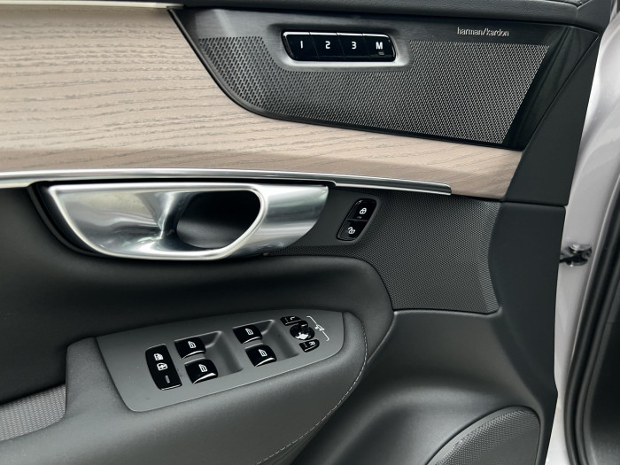 Volvo XC90 T8 AWD RECHARGE BRIGHT PLUS