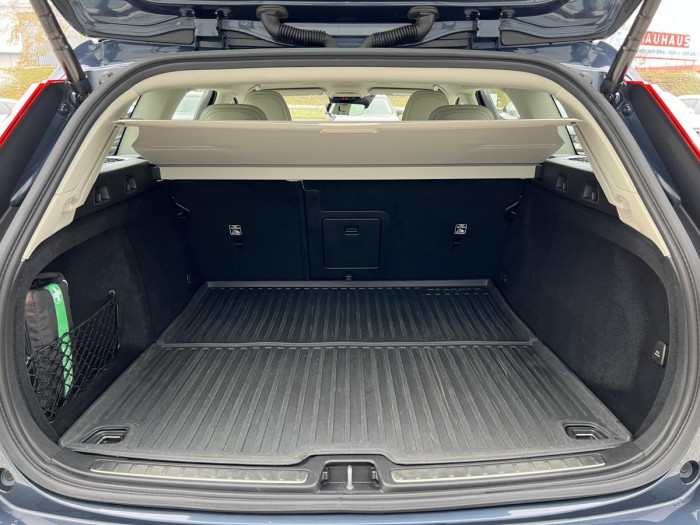 Volvo V60 CROSS COUNTRY B5 AWD Aut 1.maj