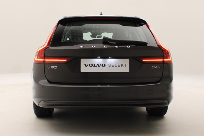 Volvo V90 B4 AWD MOMENTUM AUT 1.maj 2.0 Momentum